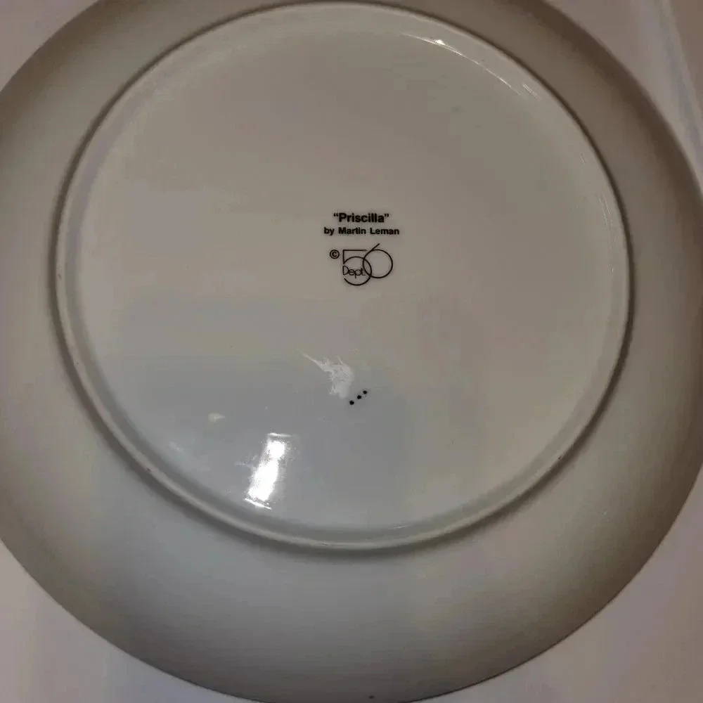 Priscilla cat plate‎